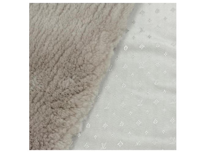 Louis Vuitton Echarpe LV In the City Scarf Rosa Beige - vista 4
