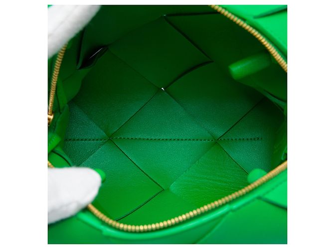 Borsa a tracolla Bottega Veneta Mini Intreccio Cassette in nappa verde - vista 4