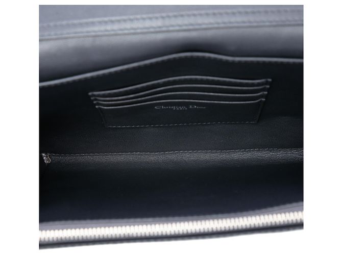 Pouch Shadow Soft con catena in pelle metallizzata argento Dior - vista 4