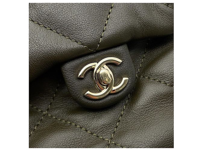 Borsa a mano Chanel in pelle kaki Cachi - vista 11