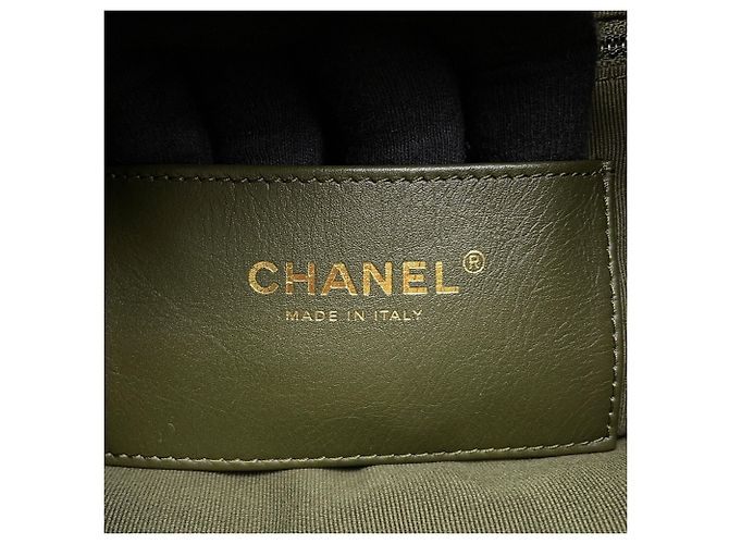 Borsa a mano Chanel in pelle kaki Cachi - vista 17