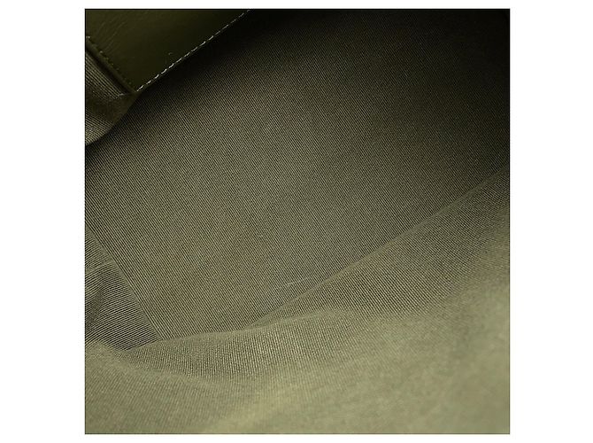 Borsa a mano Chanel in pelle kaki Cachi - vista 6