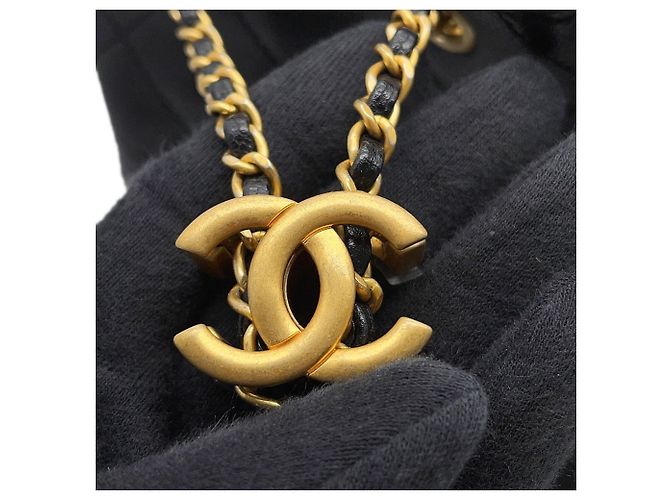 Borsa a tracolla con catena Chanel in Black Nero - vista 10