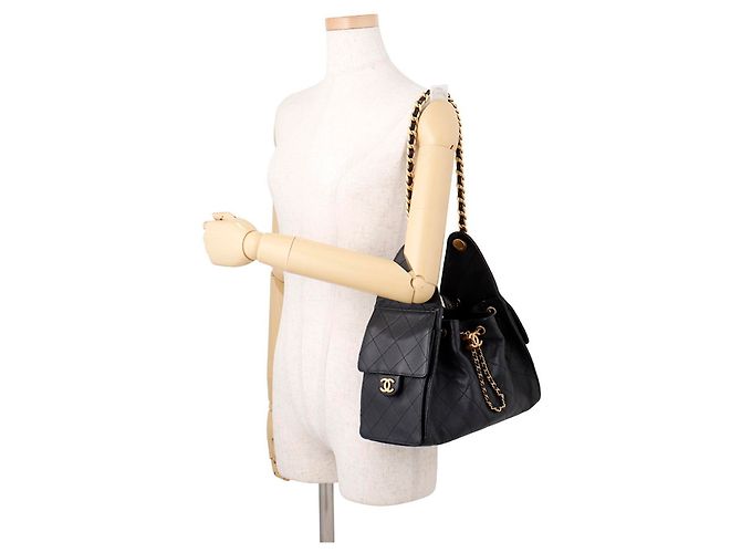 Borsa a tracolla con catena Chanel in Black Nero - vista 4