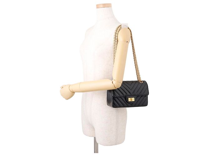 Chanel 2.55 Mini Schultertasche aus gealtertem Kalbsleder Schwarz - Ansicht 4