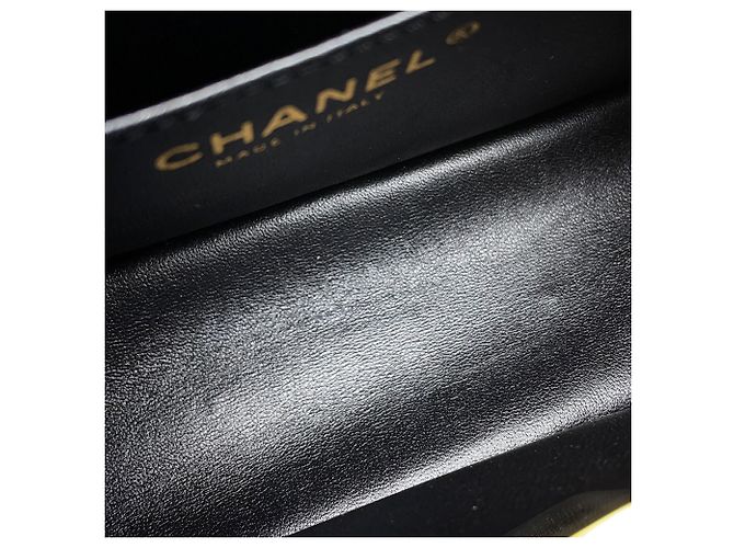 Chanel 2.55 Mini Schultertasche aus gealtertem Kalbsleder Schwarz - Ansicht 8