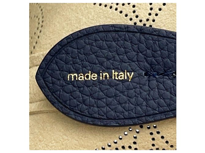 Borsa a tracolla Louis Vuitton Monogram Mahina Blossom PM Blu navy - vista 18