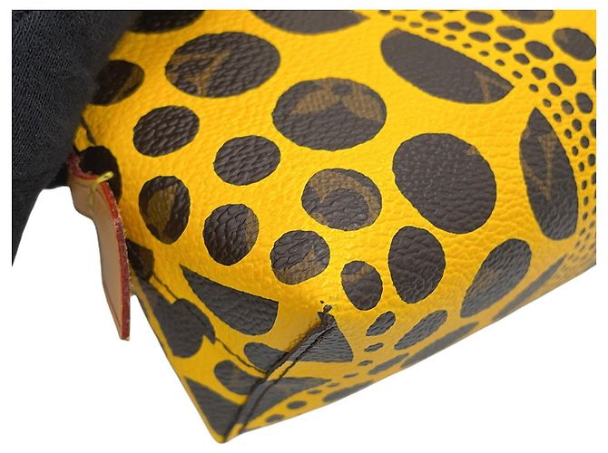 Borsa Louis Vuitton Yayoi Kusama Pumpkin Dot Giallo - vista 5