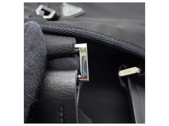 Prada Body Bag Triangle Security Pouch Nero - vista 11