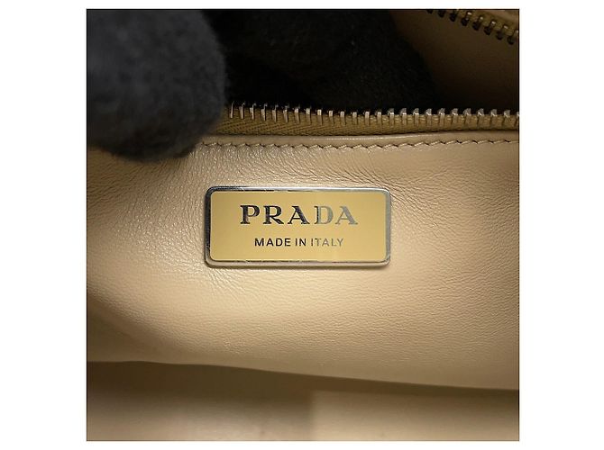 Borsa a mano in pelle Prada Triangle Beige - vista 17