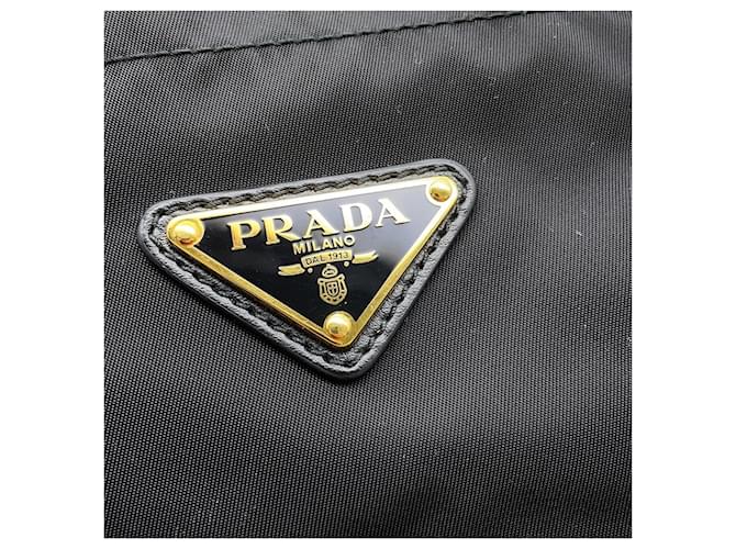 Prada Triangle Mariner Small Bucket Bag Nero - vista 11