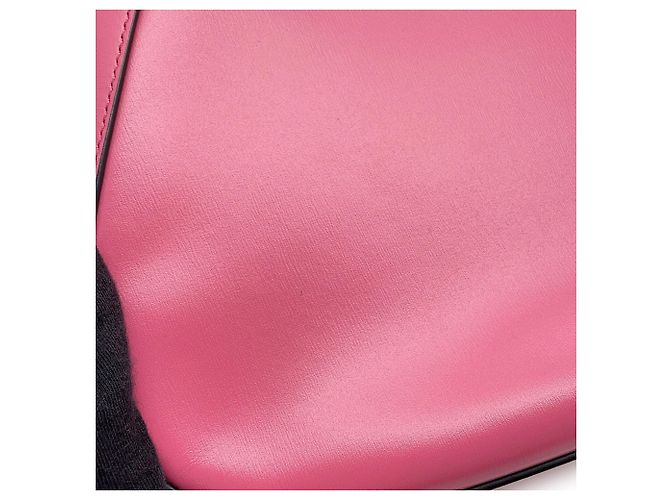 Borsa a tracolla Prada Triangle Cleo in pelle di vitello rosa - vista 7