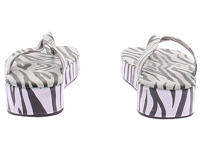 Sandali Amina Muaddi Zebra in pelle bianca 38 Bianco - vista 7