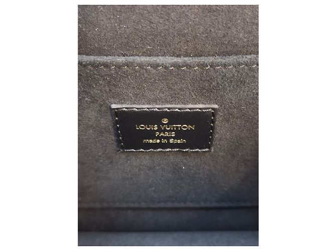 Louis Vuitton Mini Dauphine Epi Black Nero - vista 14