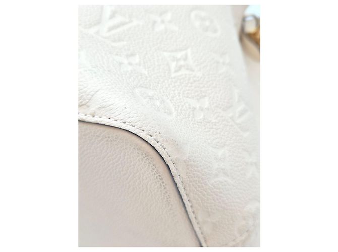 Néonoé Louis Vuitton NeoNoe MM Empreinte Cream Bianco - vista 10