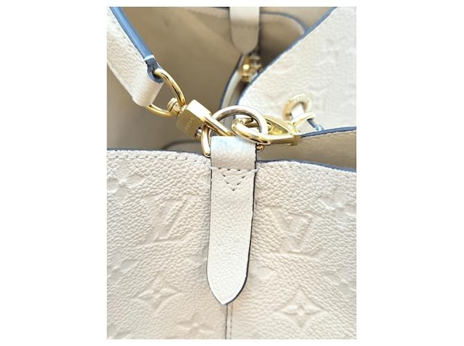 Néonoé Louis Vuitton NeoNoe MM Empreinte Cream Bianco - vista 16
