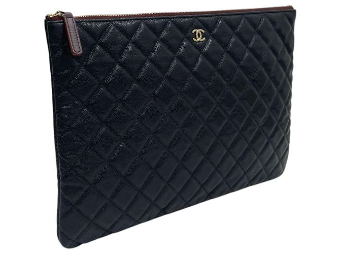 Chanel Borsa a pochette classica grande in pelle caviar nera con logo CC dorato Nero - vista 2