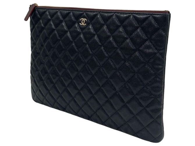 Chanel Borsa a pochette classica grande in pelle caviar nera con logo CC dorato Nero - vista 3