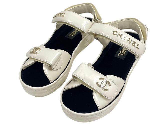 Chanel Sandali ciabatte bianchi con logo CC e velcro Bianco - vista 4