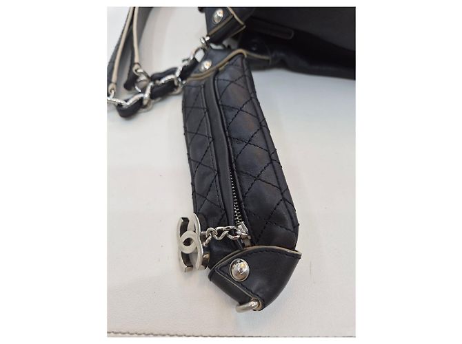 Chanel Limitierte Edition Black CC Timeless Hobo Schultertasche Schwarz - Ansicht 23