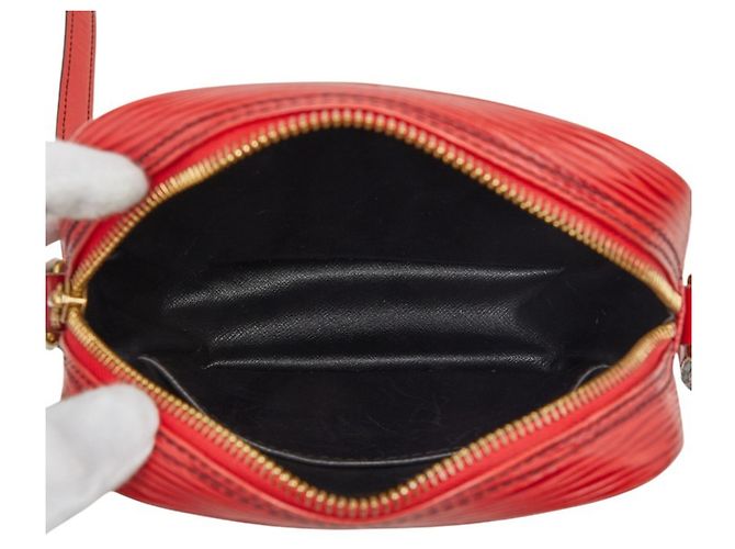 Borsa a tracolla Louis Vuitton Epi Danube Rosso - vista 11