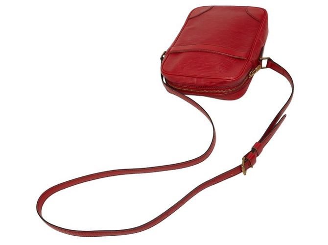 Borsa a tracolla Louis Vuitton Epi Danube Rosso - vista 4