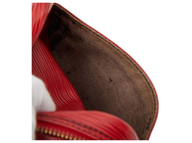 Borsa a tracolla Louis Vuitton Epi Danube Rosso - vista 9
