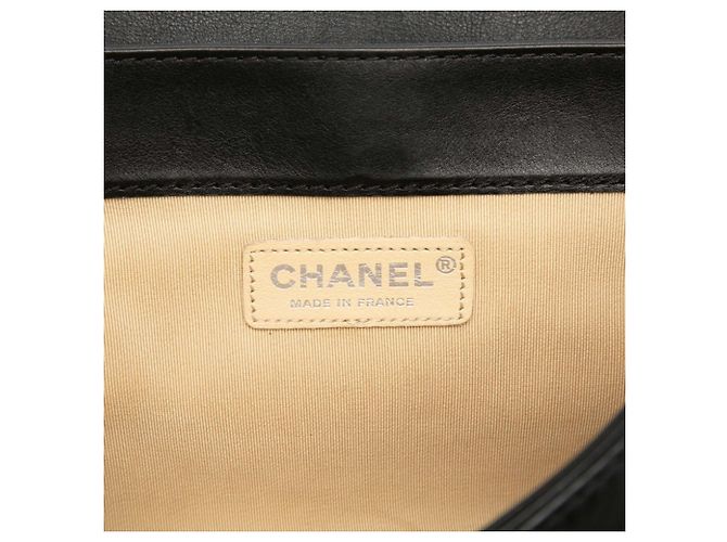 Borsa a tracolla Chanel Coco Mark Boy Chain Nero Beige - vista 5