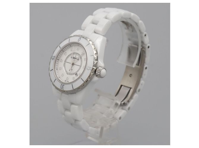 Relógio Chanel J12 33mm em Cerâmica Quartz - vista 2