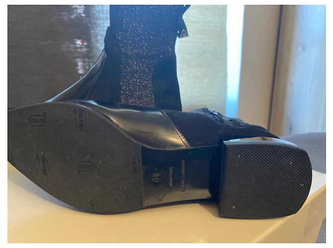 Stivaletti Emporio Armani in Pelle Nera e Glitter - vista 3