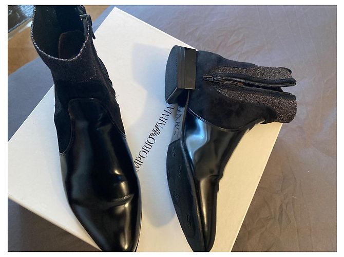 Stivaletti Emporio Armani in Pelle Nera e Glitter - vista 6
