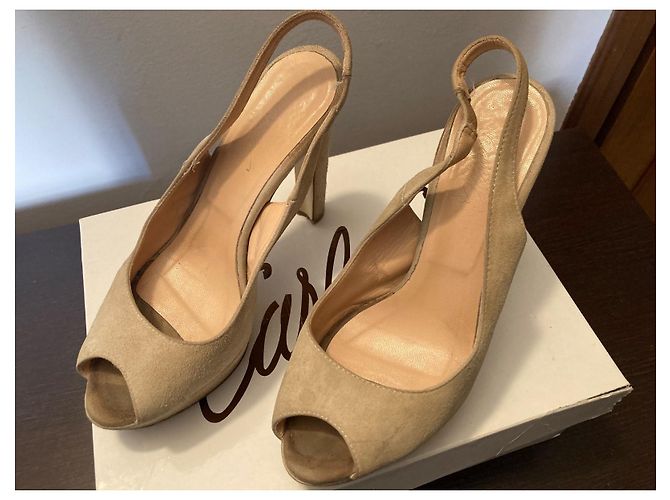 Carla G. Sandalias slingback de ante beige - vista 2