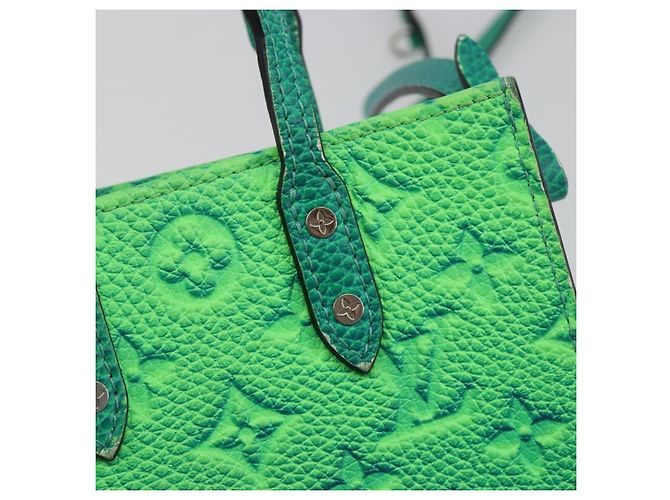 LOUIS VUITTON Taurillon Clemence Illusion Sac Plat XS Verde M81221 Auth 193755SM Blu - vista 20