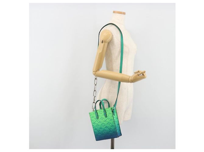 LOUIS VUITTON Taurillon Clemence Illusion Sac Plat XS Verde M81221 Auth 193755SM Blu - vista 24