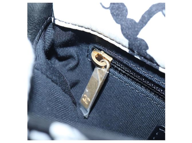 Borsa a tracolla con catena CHANEL Matelasse Satin 2way White Gold CC Auth 195250M Bianco D'oro - vista 29
