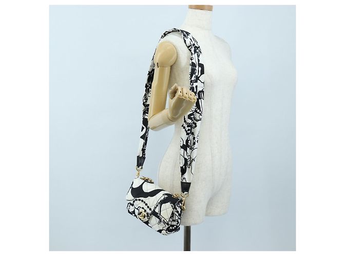 Borsa a tracolla con catena CHANEL Matelasse Satin 2way White Gold CC Auth 195250M Bianco D'oro - vista 31