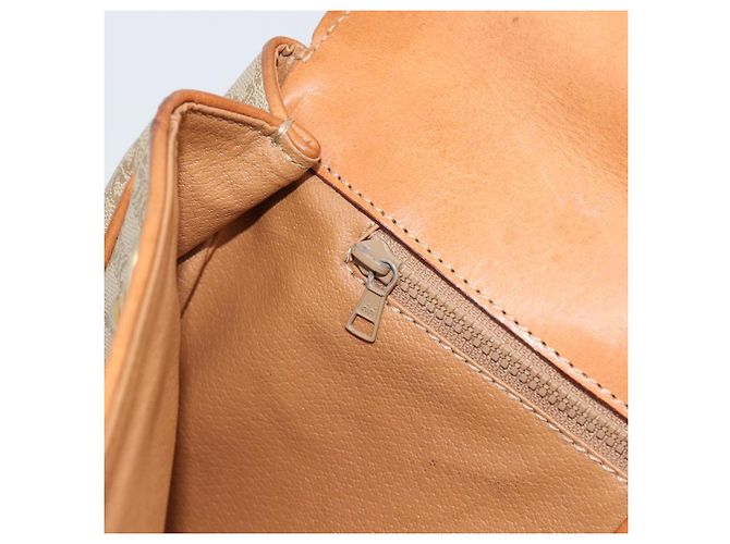 Céline Borsa a pochette CELINE Macadam PVC Beige Gold Auth 194369 D'oro - vista 9