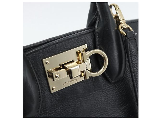Borsa Salvatore Ferragamo Gancini Studio in pelle 2way Nero Oro Auth 195088 D'oro - vista 18
