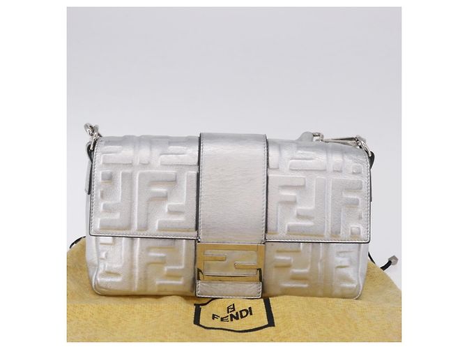 FENDI Zucca Canvas Mamma Baguette Schultertasche aus Leder Silber Auth 197105SAM - Ansicht 12