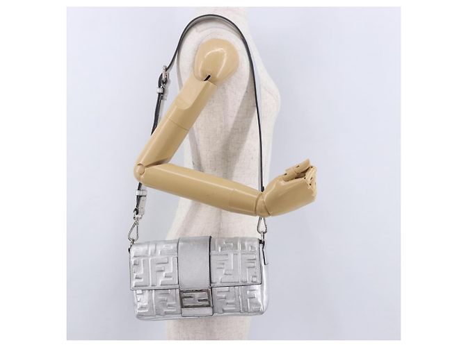 FENDI Zucca Canvas Mamma Baguette Schultertasche aus Leder Silber Auth 197105SAM - Ansicht 26