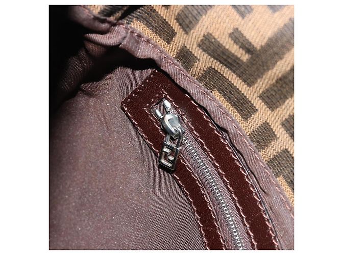 Borsa a tracolla FENDI Zucca Canvas Mamma Baguette Marrone Argento Auth 195494V - vista 23