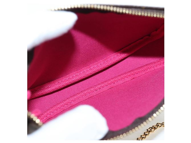 LOUIS VUITTON Monogram Vivienne Mini Pochette Accessoires M69752 LV Auth 195027M Monograma - vista 10