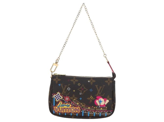 LOUIS VUITTON Monogram Vivienne Mini Pochette Accessoires M69752 LV Auth 195027M Monograma - vista 13