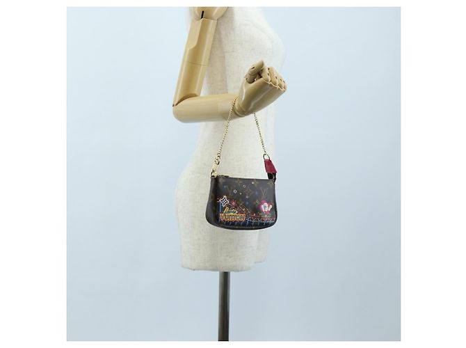 LOUIS VUITTON Monogram Vivienne Mini Pochette Accessoires M69752 LV Auth 195027M Monograma - vista 24