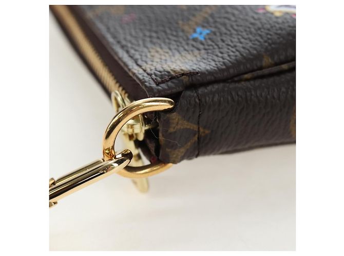 LOUIS VUITTON Monogram Vivienne Mini Pochette Accessoires M69752 LV Auth 195027M Monograma - vista 9