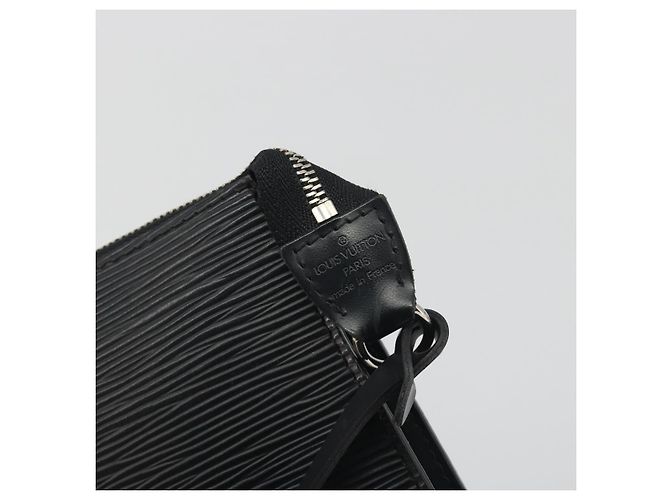 LOUIS VUITTON Epi Pochette Accessoires Accessory Pouch Black M52982 Auth 195419V Negro - vista 17