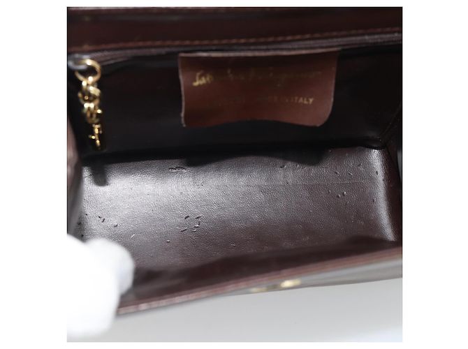 Borsa a spalla con catena Salvatore Ferragamo in pelle marrone scuro oro Auth 195566 - vista 10