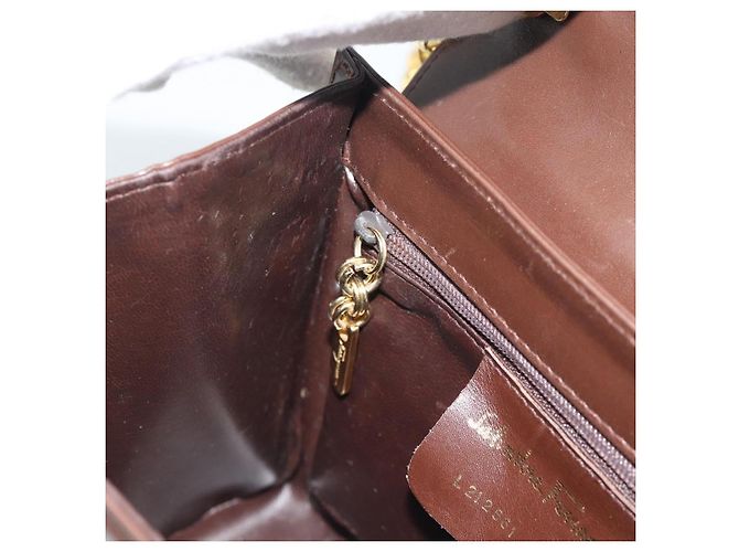 Borsa a spalla con catena Salvatore Ferragamo in pelle marrone scuro oro Auth 195566 - vista 19