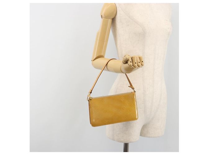 LOUIS VUITTON Monogram Vernis Lexington Pouch Beige M91010 LV Auth 195097 - vista 22