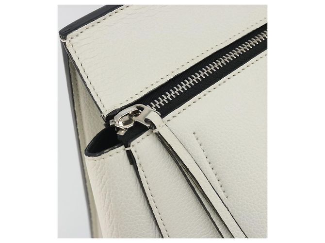 Céline Borsa a mano CELINE Edge Medium in pelle bianca e argento Auth 194359A Bianco - vista 10